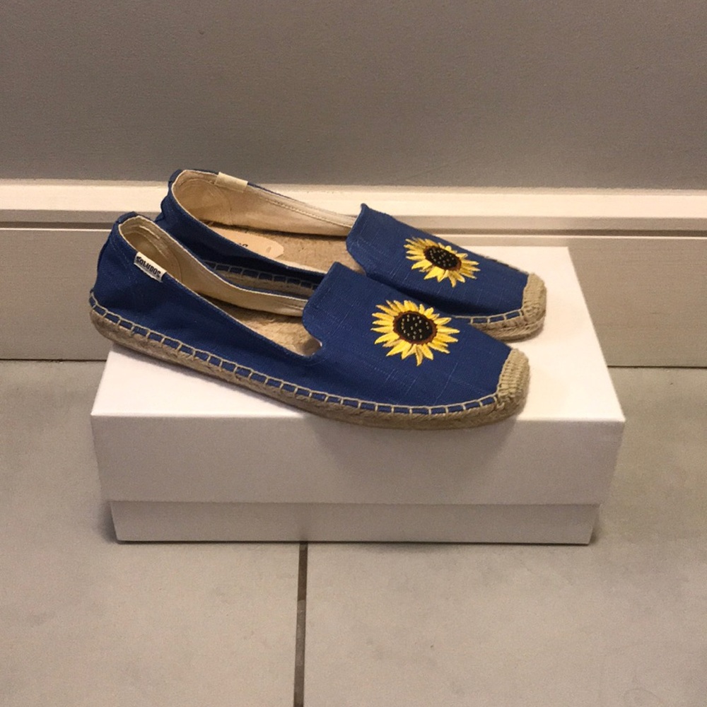 Soludos Sunflower Smoking Slipper